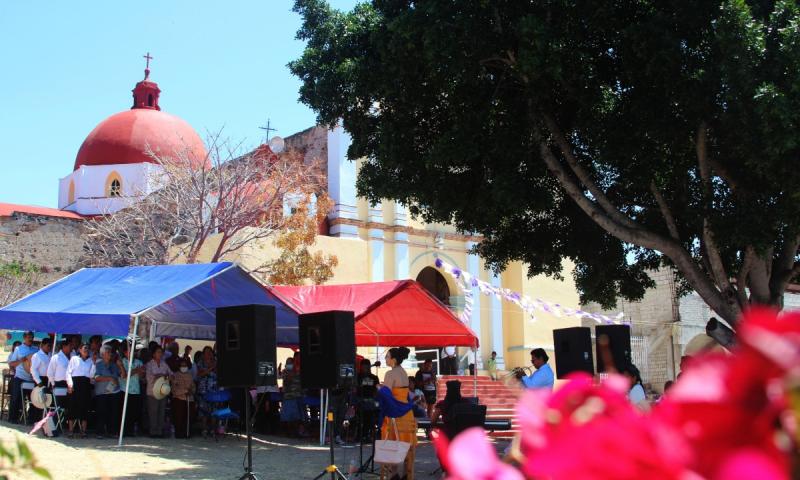Bajo el Laurel