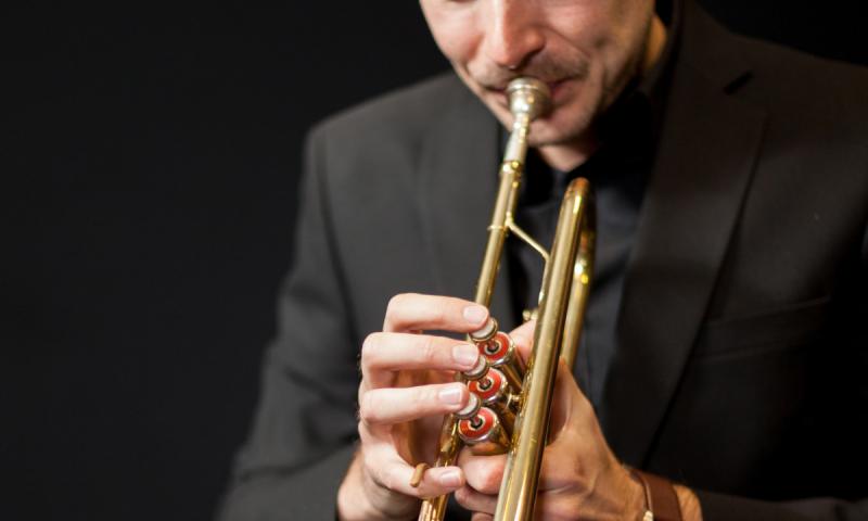 Desarrollo de la embocadura en los instrumentos de viento metal